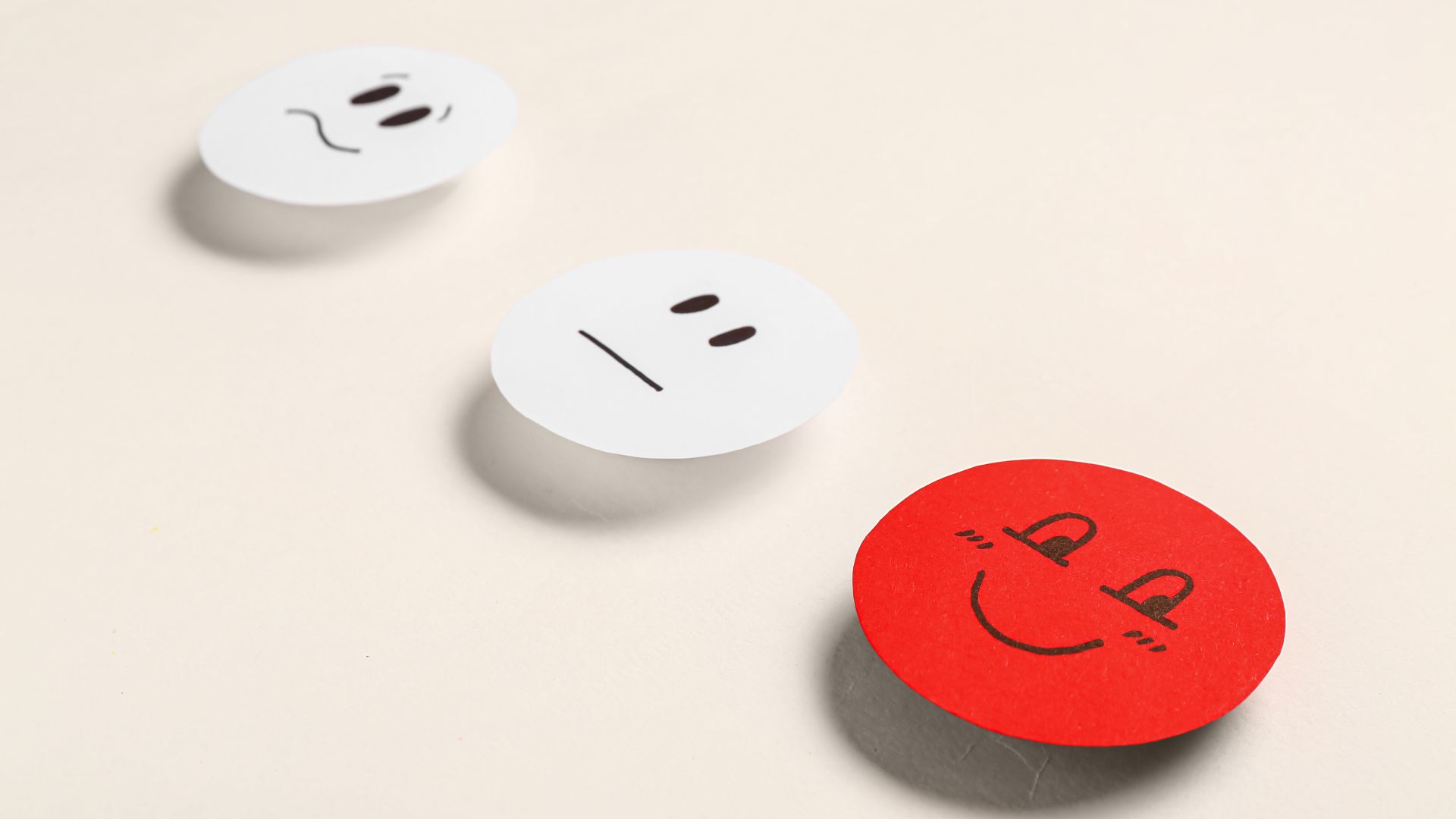 Descubra estratégias eficazes para lidar com comentários falsos e proteger sua reputação online como dentista. Mantenha sua credibilidade intacta!